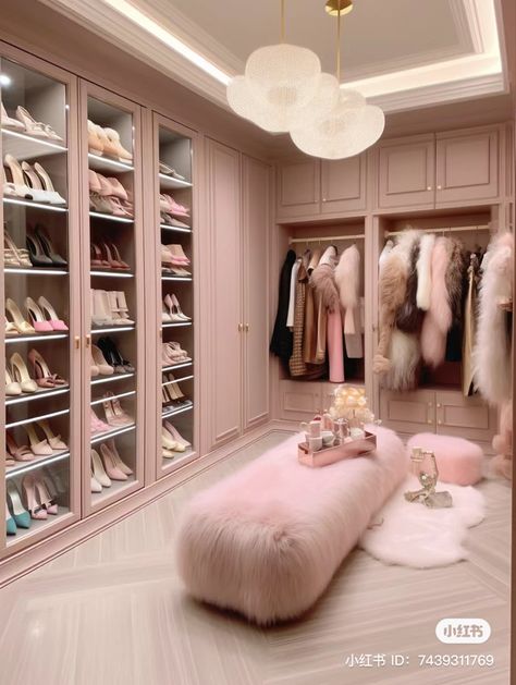 Pink Dressing Room Ideas, Pink Rich Aesthetic, Pink Dressing Room, Apartment Wardrobe, Girly Apartment Aesthetic, Girly Wardrobe, Princess Pilates, Pink Closet, Princess Closet