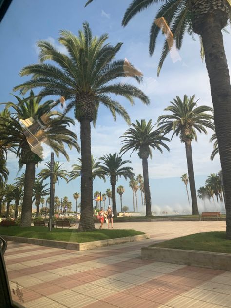 Salou Spain Aesthetic, Palmtrees Aesthetic, Spain Vibes, Salou Spain, 2024 Travel, Spain Aesthetic, Salou, School Trip, Dream Holiday