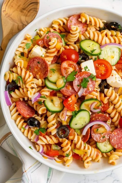 Mccormick Salad Supreme Pasta Salad, Pasta Salad Recipes With Italian Dressing, Italian Pasta Salad Recipes, Pepperoni Salad, Salad Supreme Pasta Salad, Pasta Salad With Italian Dressing, Italian Dressing Pasta Salad, Pizza Pasta Salad, Pepperoni Pasta