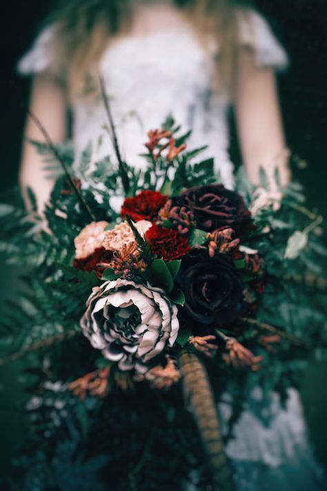 Dark Bride Aesthetic, Dark Fall Wedding Aesthetic, Goth Cottagecore Wedding, Gothic Woodland Wedding, Gothic Winter Wedding, Pastel Goth Wedding, Dark Fairy Wedding, Gothic Style Wedding, Gothic Bouquet