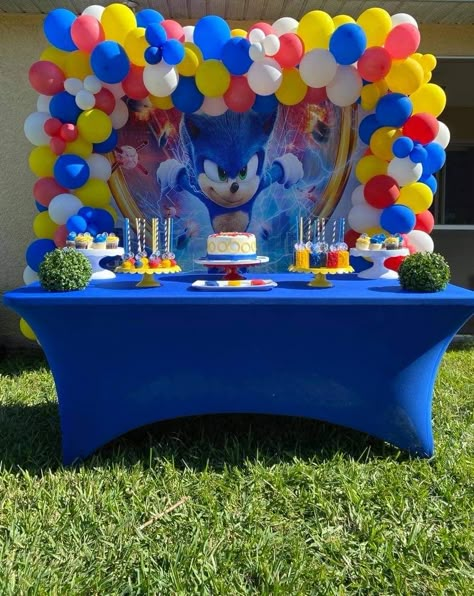 Sonic Birthday Decorations Party Ideas, Sonic Sweet Table, Sonic The Hedgehog Party Decorations, Sonic And Tails Birthday Party, Super Sonic Birthday Party Ideas, Sonic The Hedgehog Centerpieces, Sonic Dessert Table, Knuckles Birthday Party, Sonic The Hedgehog Birthday Party Ideas