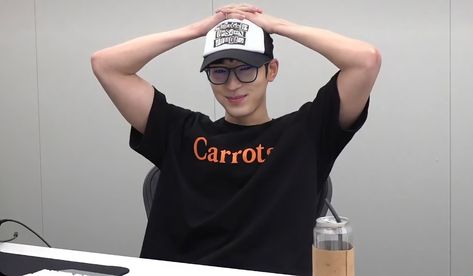 Wonwoo Gameboy, Wonwoo Gamer, Wonwoo Weverse, Wonwoo Birthday, Jeon Wonwoo, Medical Anatomy, Seventeen Wonwoo, Minatozaki Sana