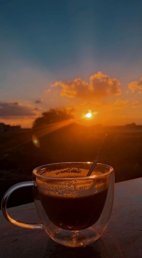 Coffee Sunrise, Morning Coffee Photography, Sunrise Coffee, Desserts In A Glass, Travel Pose, Couple Coffee, Awareness Poster, Afternoon Coffee, Sunset Background