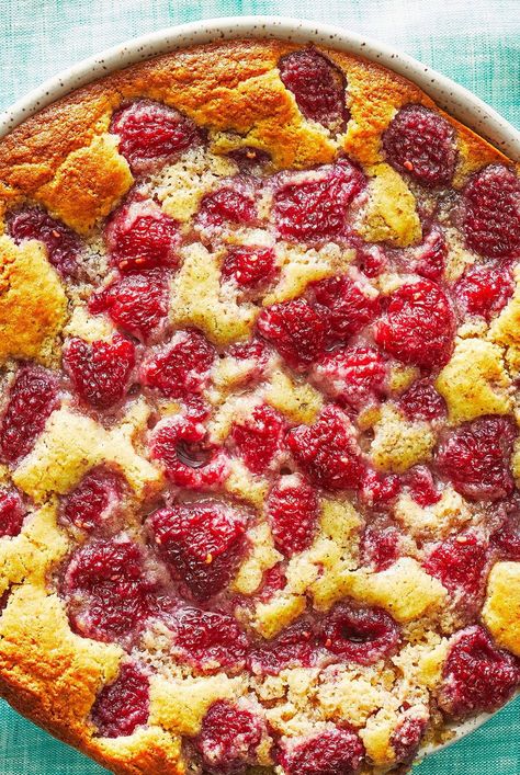 This raspberry cobbler recipe is an easy dessert to whip up when you have fresh raspberries on hand. #dessert #healthydessert #healthydessertrecipes #dessertrecipes #dessertideas #healthyrecipes Strawberry Nice Cream, Raspberry Cobbler, Peach Cobbler Easy, Raspberry Recipes, Fresh Raspberries, Lemon Raspberry, Nice Cream, Peach Cobbler, Sweet Tarts