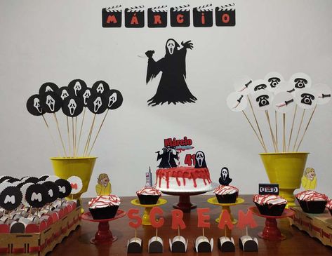 Scream Movie Birthday Party, Scream Party, Scary Movie Night, Movie Birthday Party, Movie Themed Party, Search Party, Diy Crafts Love, Movie Birthday, Scream Movie