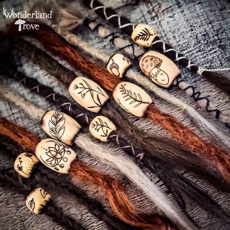 Woodburning Art, Crystal Jewelry Diy, Beads Hair, Dreadlock Accessories, Dreadlock Beads, Dread Beads, Dread Hairstyles, Conceptual Photography, Beaded Cuff