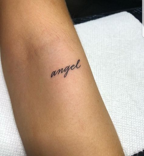 Faye Windsor, Cursive Tattoos, Petit Tattoo, Writing Tattoos, Petite Tattoos, Small Hand Tattoos, Classy Tattoos, Discreet Tattoos, Girly Tattoos