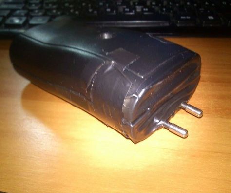 Taser (stun Gun) From a Battery Charger Adapter V2.0: Hi everybody :)In this instructable, I'm gonna show you how I made a taser out of a battery charger adapter (little black box, you push into the wall socket :) )I have already made a shocking device earlier (about 2 years ago), but it was not port... Spy Gadgets Diy, Electric Projects, Diy Lock, Technology Diy, Easy Diy Hacks, Survival Skills Life Hacks, Dragon Ball Super Wallpapers, Wall Socket, Electronic Projects