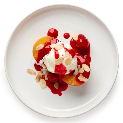 Peach Melba Recipe, Currant Jelly, Almond Ice Cream, Peach Melba, Perfect Peach, Frozen Yoghurt, Canned Peaches, Retro Recipes, Sweets Desserts