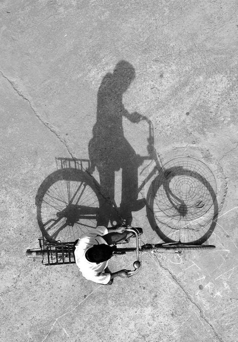 Extreme Perspective, Shadow Images, Shadow Photography, Light Shadow, Birds Eye View, Birds Eye, The Shadow, Photography Inspo, Light And Shadow