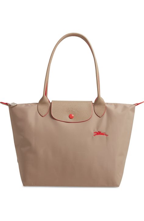 Longchamp Le Pliage Club, Longchamp Medium, Logo Embroidery, Longchamp Le Pliage, Shoulder Tote, Embroidery Logo, Fashion Bags, Sleek, Ootd