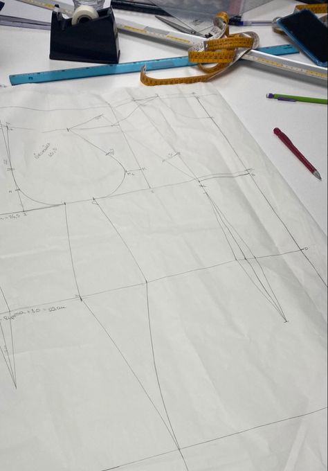 Pattern Making Aesthetic, Sewing Class Aesthetic, Fashion Design Study Aesthetic, Dressmaking Background, Fashion Designer Story Instagram, Fashion Designing Course Syllabus, Pattern Making For Fashion Design Book, Tailoring Classes, Fashion Illustration Template