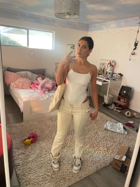 White body suit outfit jordan 4s outfit tote bag outfit White Body Suit Outfit, Jordan 4s Outfit, White Monochrome Outfit, Body Suit Outfit, 4s Outfit, Outfit Jordan, White Body Suit, Tote Bag Outfit, Suit Outfit