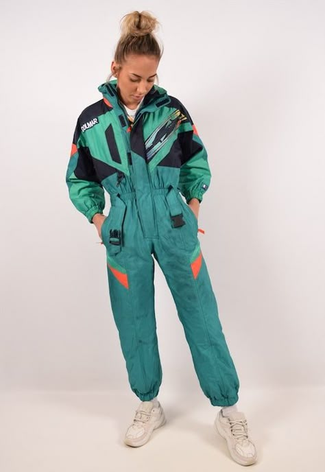 Vintage Ski Outfits For Women, 90s Ski Outfits, Vintage Ski Suit, 80s Ski Outfit, Vintage Ski Outfit, Oversize Denim Jacket, Baggy Jean Shorts, Vintage Ski Jacket, Flight School