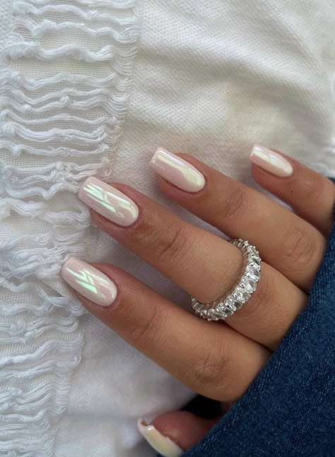 White Chrome Nails, Fake Nails White, Chrome Nails Designs, Work Nails, Her Nails, Cute Gel Nails, Sparkle Nails, Short Nail Designs, Birthday Nails