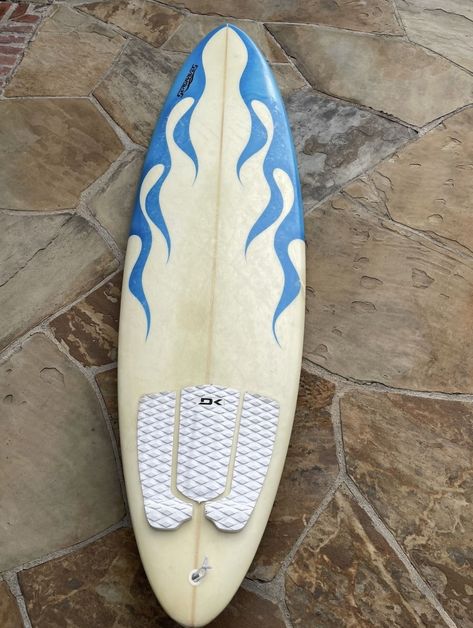 Surfboard Painting Ideas, Skimboard Designs, Surf Boards Designs, Surf Board Designs, Surfboard Drawing, Surfboard Design Ideas, Decoration Surf, Surfboards Artwork, Surfboard Art Design