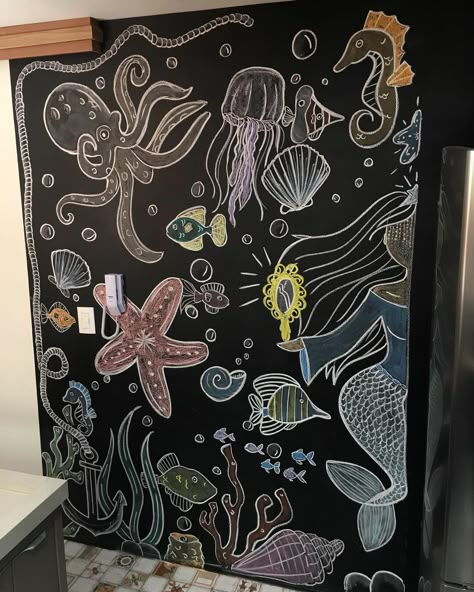 Chalk Art Wall Bedroom, Sea Chalkboard Art, Under The Sea Chalkboard Art, Chalkboard In Room, Chalk Art Ocean, Ocean Chalkboard Art, Chalk Wall Ideas Bedroom, Fun Chalkboard Art, Chalk Mural Ideas