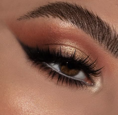 Burnt Orange Smokey Eye Makeup, Auburn Makeup Looks, Rust Makeup Look Wedding, Cinnamon Eye Makeup, Rust Eye Makeup, Rusty Eyeshadow Looks, Autumn Bridesmaid Makeup, Autumn Wedding Makeup Brown Eyes, Fall Bride Makeup Brown Eyes