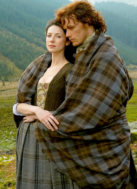 Historical Aesthetic, Claire And Jamie, Gabaldon Outlander, Outlander Costumes, John Bell, James Fraser Outlander, Outlander Claire, Outlander Season 1, Outlander Book Series