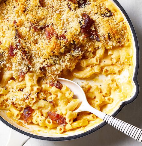 Build on a Basic Favorite to Create Five Tasty Riffs on Mac and Cheese Mac And Cheese Rezept, Bake Mac And Cheese, Easy Macaroni, Making Mac And Cheese, Baked Mac N Cheese, Vegan Mac And Cheese, Baked Casserole, Mac And Cheese Recipe, Baked Mac