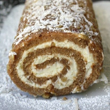 Easy Pumpkin Roll, Pumpkin Roll Recipe Easy, Jelly Roll Cake, Nut Roll, Pumpkin Rolls Recipe, Nut Rolls, Cake Roll Recipes, Pumpkin Roll, Roll Recipe