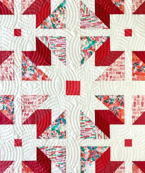 🚨🚨 Today is the last day to take advantage of my Christmas Quilt Kit sale. This Hello Autumn Quilt Kit is included in the sale. How gorgeous are those Crimson Christmas fabrics?? Click the link in my profile to shop all sale kits. Free shipping on orders over $100 Pattern is Hello Autumn by @sarah_made Fabrics are @rileyblakedesigns and @pbsfabrics Quilting by @mandipersell . . #sewcialstitch #helloautumnquilt #sarahmadepatterns #starquilt #starquiltblock #christmasquilt #holidayquilt #christm Quilt Kits For Sale, Autumn Quilt, Christmas Fabrics, Memory Quilts, Holiday Quilts, Star Quilt Blocks, Fall Quilts, Santa Suits, Tree Quilt