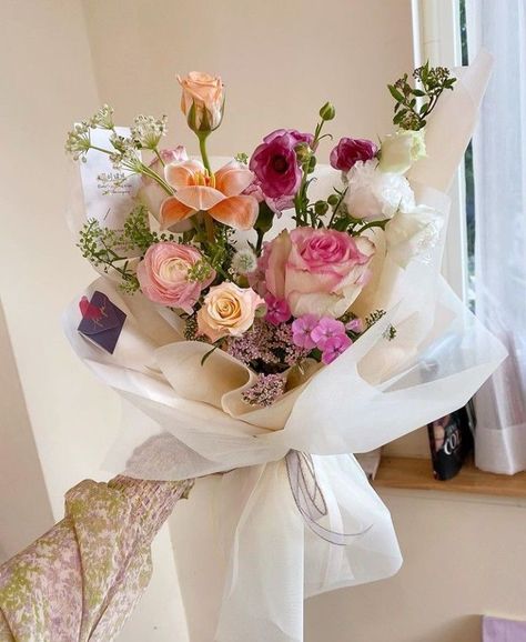 Spring Arrangements, Boquette Flowers, Bloom Where You Are Planted, Flower Therapy, Bouquet Of Flowers, My Flower, Flower Gift, Pretty Flowers, Wedding Centerpieces