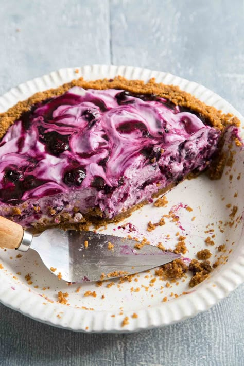 Blueberry Icebox Pie #icebox #dessert #nobake #blueberrypie #recipe Blueberry Icebox Pie, Icebox Pie Recipes, Freezer Pies, Blueberry Blitz, Icebox Pies, Coffee Ice Cream Cake, Ice Box Pie, No Bake Pie, Icebox Cakes