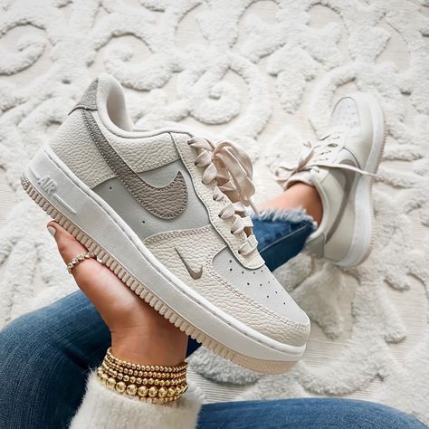 Sneakers sneakers outfit sneakers fashion women's sneakers fashion women's sneaker outfits women's sneakers 2023 women's sneakers 2023 outfit women's sneaker fashion Air Force 1 Outfit Woman, Air Force 1 Outfit, Outfit Sneakers, Sneaker Outfits Women, Fall Sneakers, Nike Air Force 1 Low, Air Force 1 Low, Sneakers Outfit, Fall 2023