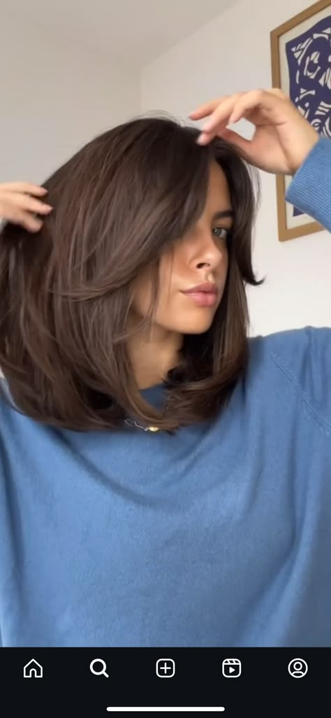 Mid Length Hair Styles Dark Brown, Cute Shoulder Length Haircuts With Layers, Short Haircut With Face Frame, Short Brown Hair Plus Size, Short Hairstyle Women Collar Bone, One Length Lob Straight, Short Hair With Framed Face, Short Hazel Hair, Layered Bob Dark Hair