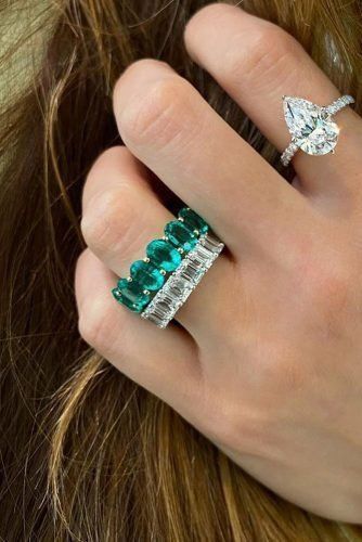 Colored Engagement Rings Vintage, Vintage Engagement Rings Emerald, Engagement Rings Emerald, Colored Wedding Bands, Classy Engagement Ring, Rings Emerald, Big Wedding Rings, Rings Sapphire, Emerald Wedding Band