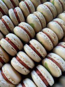 Fig Macarons, Le Macaron, Macaron Filling, Macaroon Recipes, French Macarons, Tasty Recipes, Macaroons, Meringue, Macarons