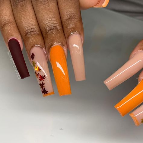 🍁 . . Inspired by @flawlessshapenailbar | Instagram Fall Nails Tapered Square, Nails Tapered Square, Orange Acrylic Nails, Fab Nails, Tapered Square Nails, Nail Decor, Fall Gel Nails, Tapered Square, Glamour Nails