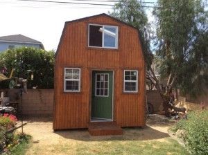 This is a  10x12 gambrel roof shed built by Mr. Dalton using my 10x12 barn shed plans. He used my modified truss plans to get more head space in the loft area. 10x12 Shed With Loft, 12x12 Shed With Loft, Gambrel Roof Shed, Rustic Treehouse, Bunkie Ideas, 10x10 Shed Plans, Building A Garden, 10x12 Shed, 8x12 Shed Plans