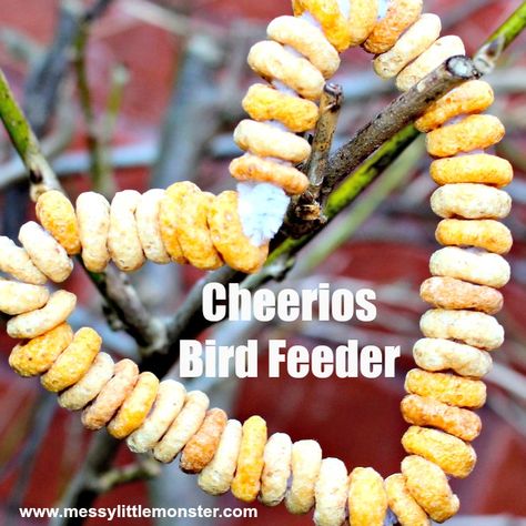 Crafts For Preschoolers Easy, Bird Feeders For Kids To Make, Bird Feeder Craft, Preschool Art Projects, Homemade Bird Feeders, Summer Camp Crafts, Winter Art Projects, Toddler Art Projects, Diy Bird Feeder