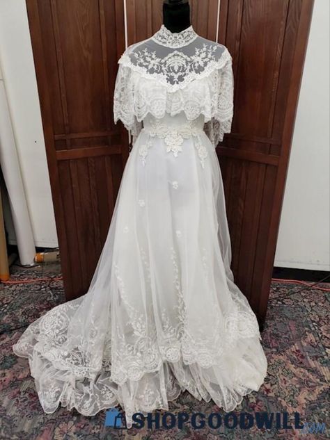 Nanny Mcphee Wedding Dress, Victorian Era Wedding Dress, Vintage Romantic Wedding Dress, Queen Victoria Wedding Dress, Vintage Wedding Dress 1970s, Traditional Mexican Wedding Dress, Catholic Wedding Dresses, Queen Victoria Wedding, Historical Wedding Dresses