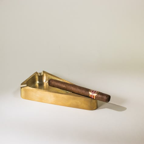 Every desk needs a focal point. As a decorative accessory for your home or office, this solid brass ashtray will prove itself a tactile joy to use and easy on the eye. The ashtray is designed to hold several cigarette butts at once, making it an ideal solution for smoking enthusiasts with limited space in their offices Surprise Your Husband, Gifts For Your Husband, Personalized Art Print, Welcome To My House, Brass Accessories, Table Top Design, Birthday Gifts For Husband, 60th Birthday Gifts, Ashtrays