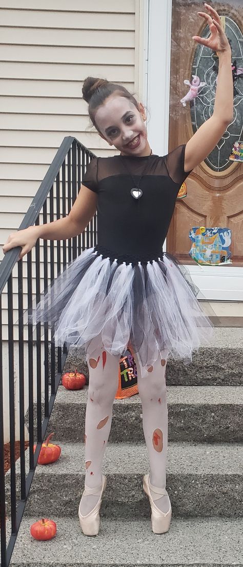 Girls Costume Ideas Kids 10-12, Creepy Ballerina Costume, Scary Ballerina Costume, Halloween Ballerina Costume, Scary Costumes For Girls, Dead Ballerina Costume, Zombie Ballerina Costume, Creepy Ballerina, Halloween Costumes Ballerina