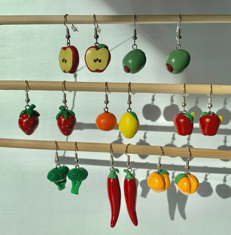 Small Business Earrings, Funny Earrings Diy, Polymer Clay Vegetables, Unique Diy Earrings, Fruit Polymer Clay, Funky Earrings Aesthetic, Polymer Clay Fruit Earrings, Fun Earrings Diy, Fun Earing