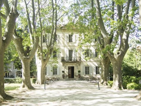 Luxury Hotel and Estate Chateau des Alpilles - Provence in France Hidden Mansion, French Chic, Beautiful Hotels, Mother And Daughter, South Of France, Special Places, Luxury Hotel, Holiday Home, Provence