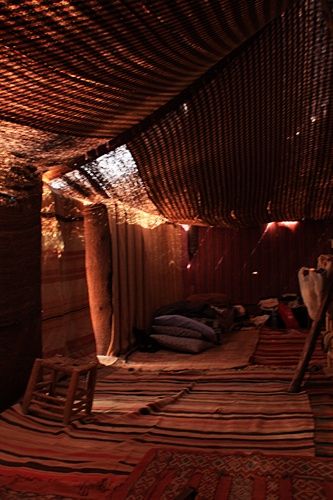 desert tent Desert Tent Aesthetic, Arabian Nights Desert, Bedouin Tent Interior, Elsweyr Aesthetic, Desert Nomad Aesthetic, Bedouin Aesthetic, Fantasy Tent, Tent Inside, Tent Interior