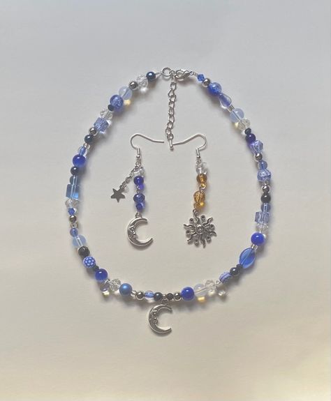 Sun Bead Bracelet, Moon Aesthetic Jewelry, Sun Necklace Beaded, Moon Bracelet Aesthetic, Beaded Moon Necklace, Diy Moon Necklace, Homade Jewelry Aesthetic, Space Jewelry Diy, Star Themed Jewelry