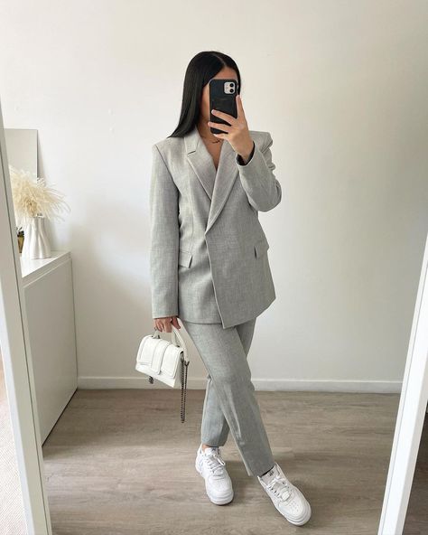 Buisness Casual Outfits, Outfits Long Skirt, Night Out Aesthetic, Modest Winter Outfits, Buisness Casual, Out Aesthetic, Outfits Night Out, Zara Drip, Outfit Zara