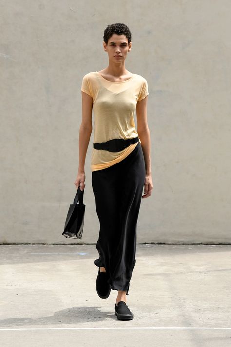 Summer Work Wear, Spring 2023 Ready To Wear, 2023 Ready To Wear Collection, Street Style Aesthetic, 2023 Ready To Wear, Jersey Skirt, Maryam Nassir Zadeh, Spring Summer 2023, 2023 Collection