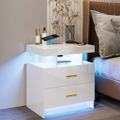 White Bedside Table Ideas, Side Bed Table, Bedside Table Ikea, Ikea Interior, Bedside Table Decor, Bedside Drawers, Nightstand With Charging Station, Bedside Table Design, Bedroom Interior Design Luxury