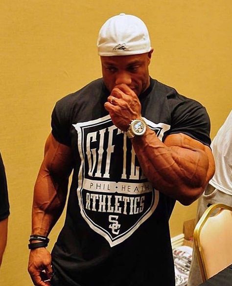 Best Physique, Phil Heath, Normal Clothes, Fitness Blogger, Outdoor Quotes, Body Builder, Bodybuilding Motivation, Bodybuilding Workouts, Muscle Fitness