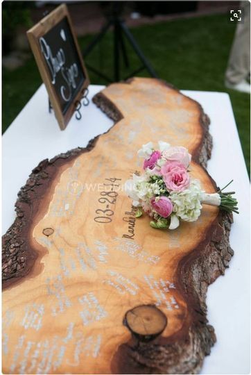 Wedding Guest Book Ideas, Guest Book Ideas, Rustic Wedding Decorations, Boda Mexicana, Wedding Games, Wedding In The Woods, Rustic Wedding Decor, Wedding Guest Dress Summer, Diy Wedding Decorations