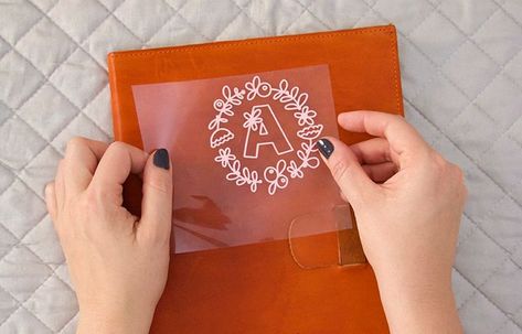 Vinyl On Leather Heat Transfer, Cricut Leather, Diy Purse Organizer, Monogram Notebook, Cricut Monogram, Leather Working Patterns, Diy Monogram, Leather Binder, Cricut Tips