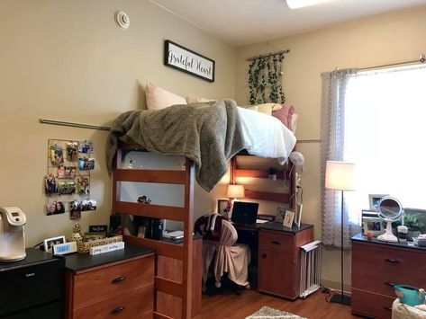 Texas A&m Dorm Room, Dorm Room Styles, Girl Dorms, Cool Dorm Rooms, College Girl Dorm, College Dorm Room Decor, Dorm Room Designs, Dorm Inspo, Room Styles