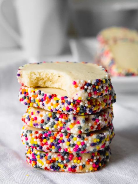 Shortbread Cookies Sprinkles, Shortbread Sprinkle Cookies, Shortbread Cookies With Sprinkles, Sprinkles Cookies Recipe, Sprinkle Shortbread Cookies, Homemade Shortbread Cookies, Holiday Shortbread Cookies, Soft Shortbread Cookies, Cookies With Sprinkles On Top